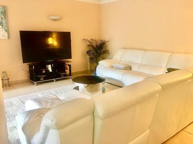 Serenity Chambre D'Hote Au Calme Des Maitres Tibetains Y Ont Sejourne 15 Mn Des Plages Lejlighed Mougins Eksteriør billede