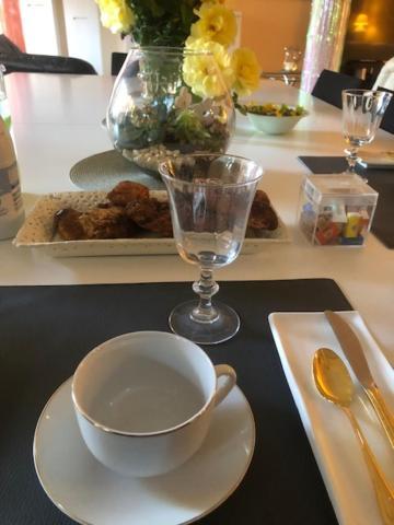 Serenity Chambre D'Hote Au Calme Des Maitres Tibetains Y Ont Sejourne 15 Mn Des Plages Lejlighed Mougins Eksteriør billede